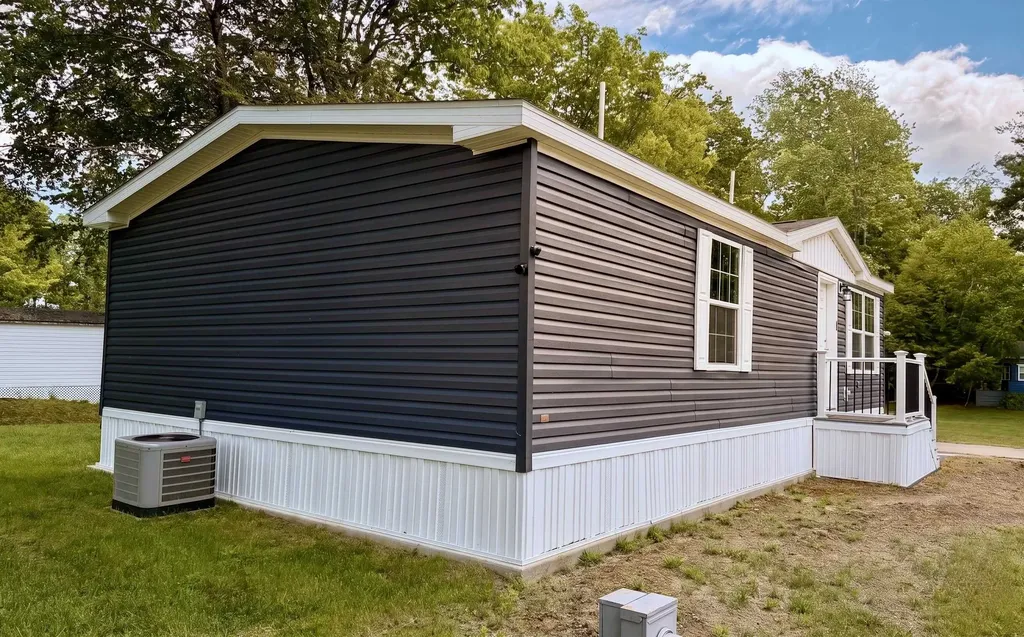 23 South Elderberry Lane Rochester NH 03867