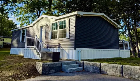 23 South Elderberry Lane Rochester NH 03867