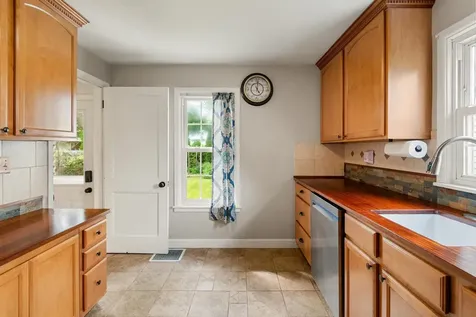 54 Birch Court Burlington VT 05408