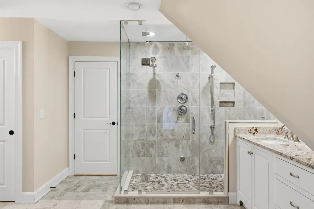 4 South Grater Road Merrimack NH 03054