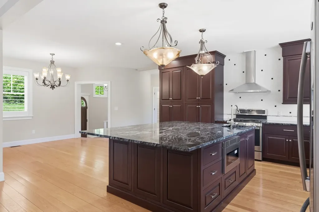 4 South Grater Road Merrimack NH 03054