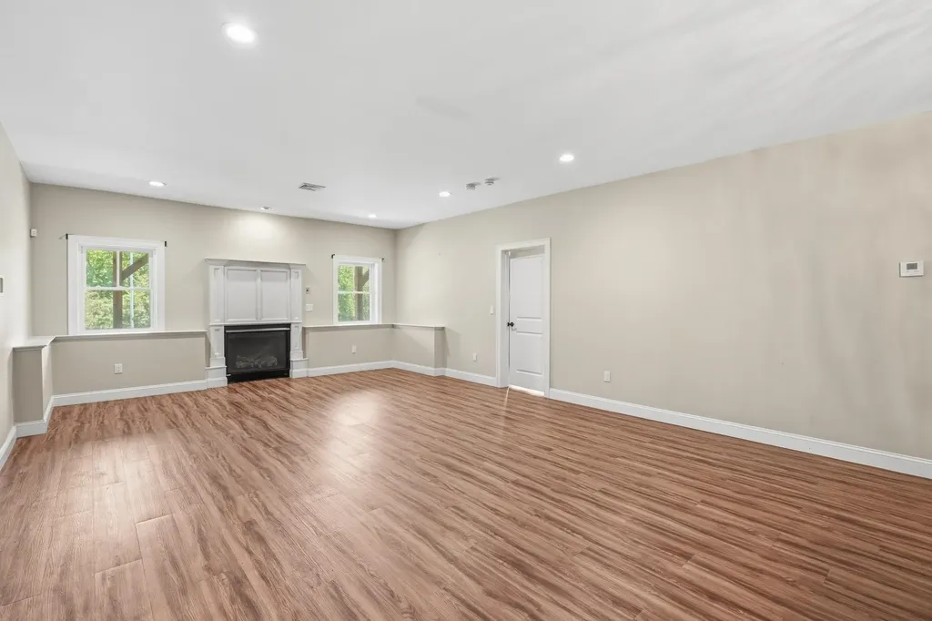 4 South Grater Road Merrimack NH 03054