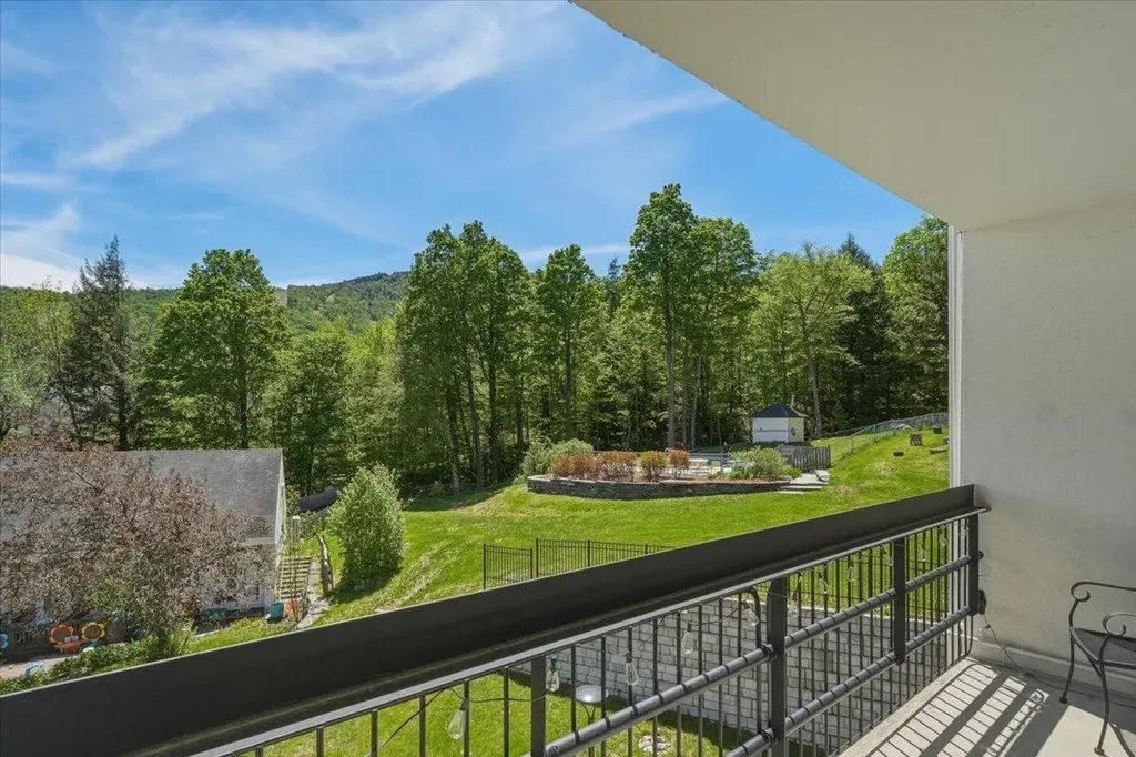 205 Mountainside Drive Warren VT 05674