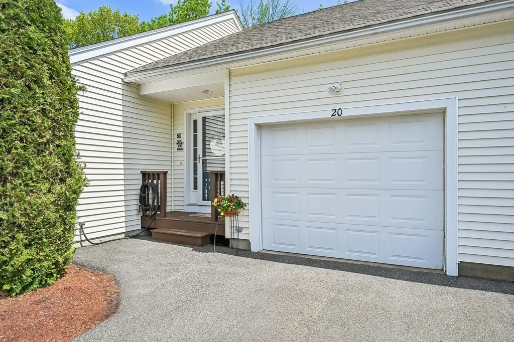 6 Patriot Drive Hampstead NH 03826