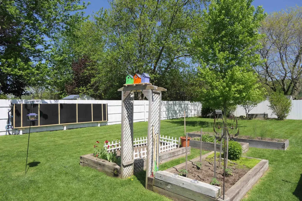 27 Thorpe Avenue Extension St. Albans Town VT 05478