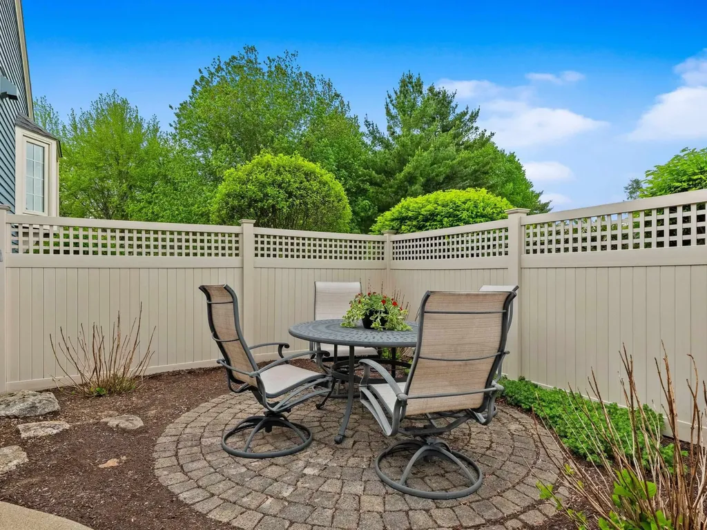 6 Augusta National Drive Bedford NH 03110