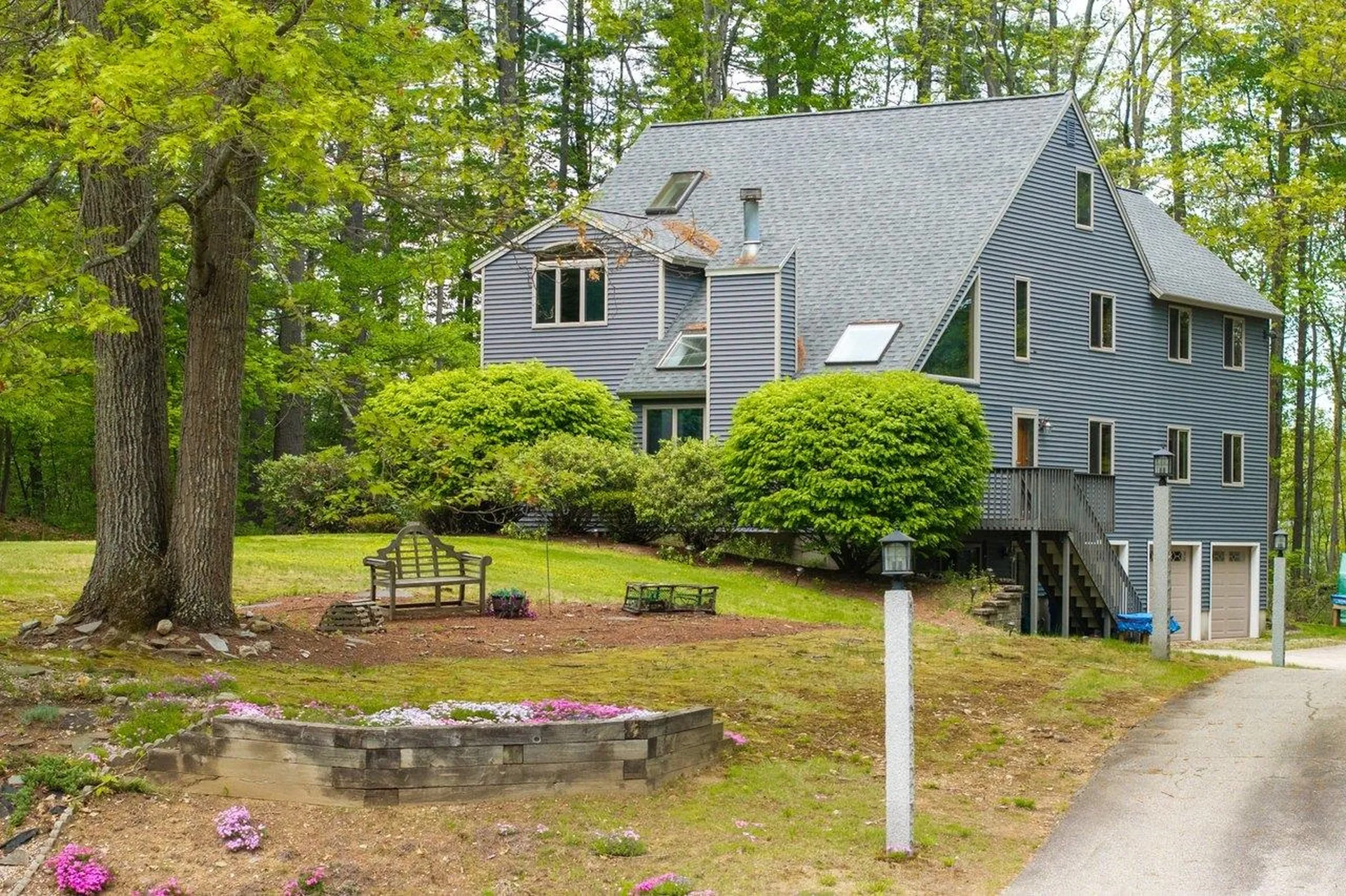 8 Seasons Lane Londonderry NH 03053