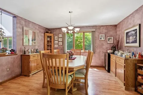 8 Seasons Lane Londonderry NH 03053