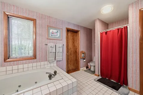 8 Seasons Lane Londonderry NH 03053