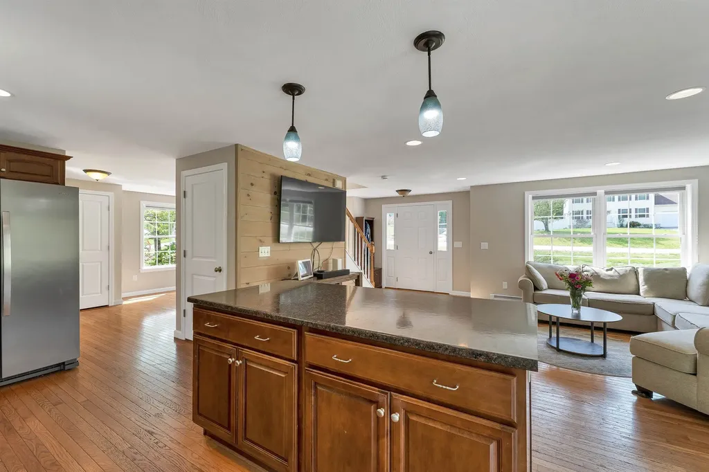7 Cortland Drive Epping NH 03042