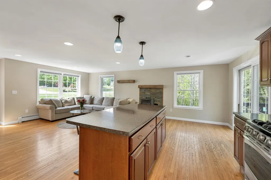 7 Cortland Drive Epping NH 03042