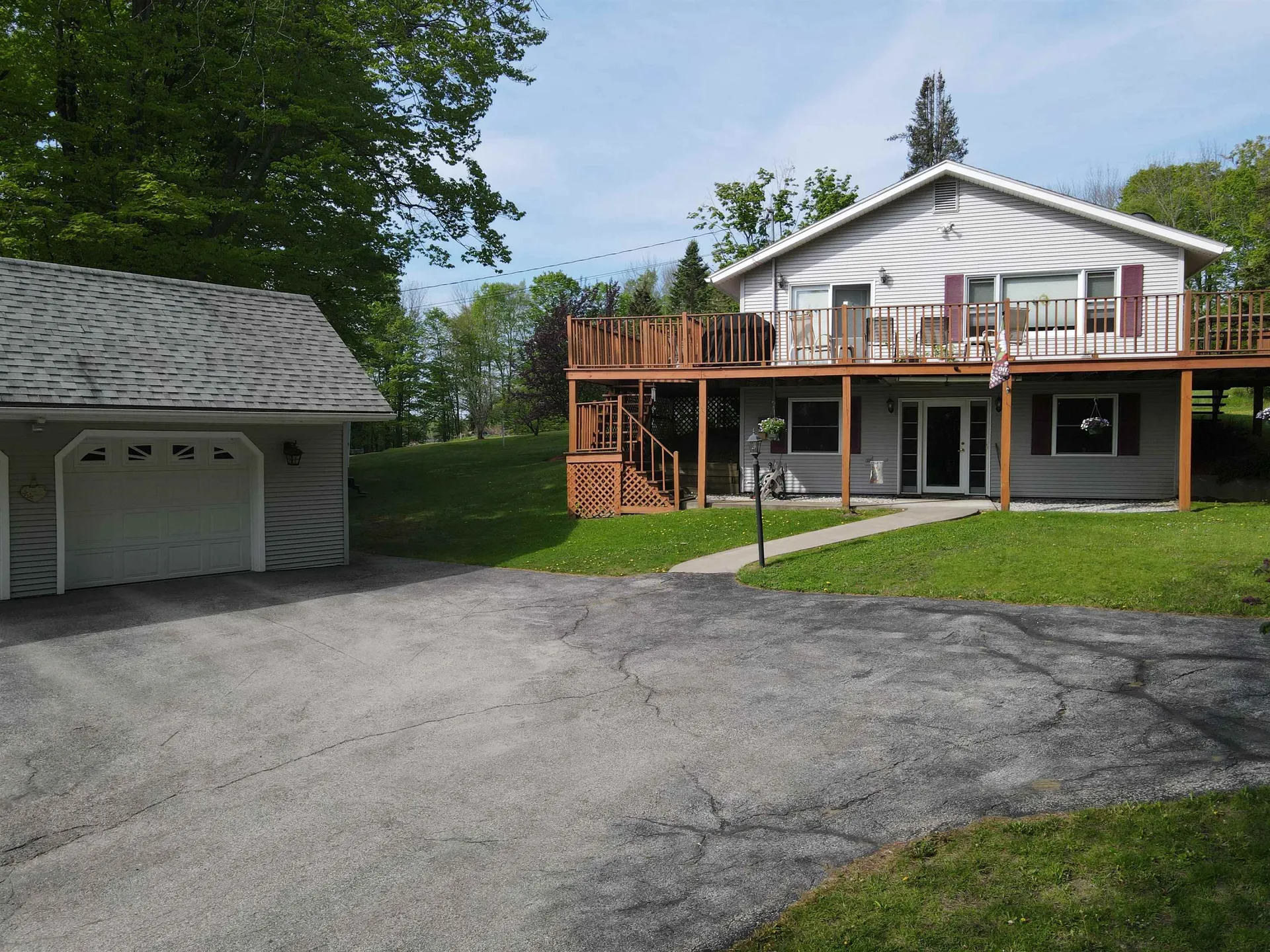 87 Stage Road Brookfield VT 05036