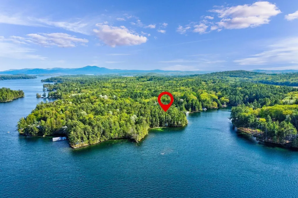 52 Little Road Meredith NH 03253