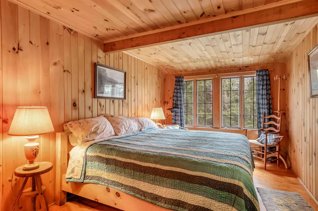 157 Pilothouse Road New London NH 03257