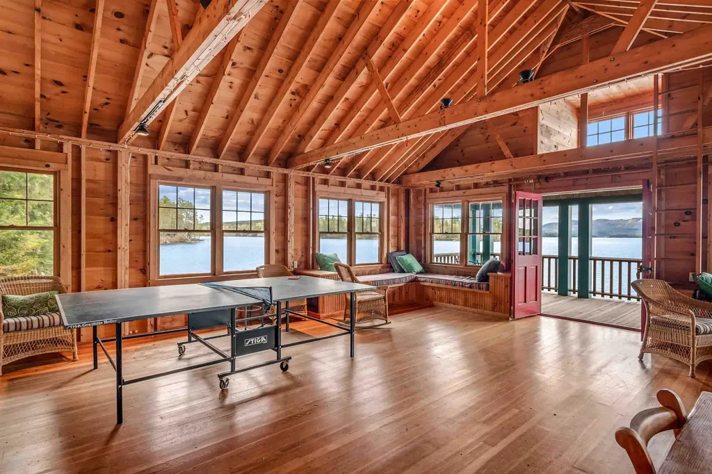 157 Pilothouse Road New London NH 03257