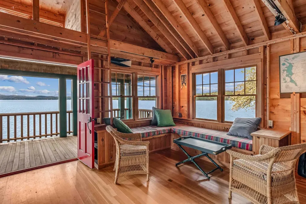 157 Pilothouse Road New London NH 03257