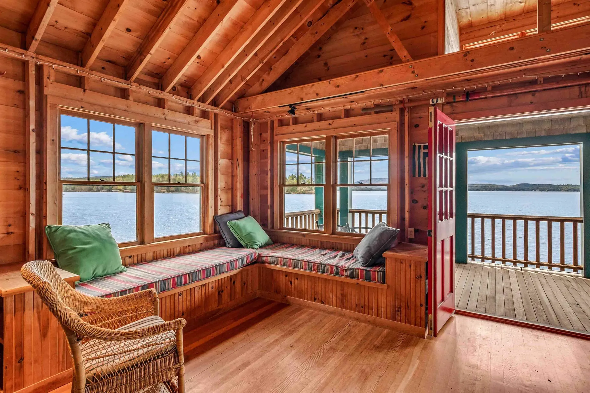 157 Pilothouse Road New London NH 03257