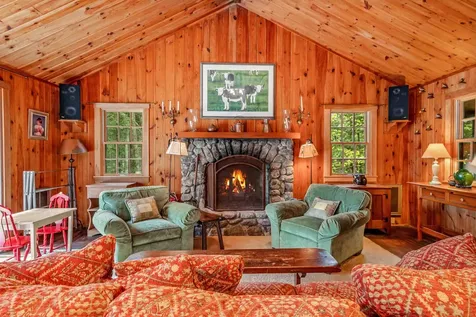 157 Pilothouse Road New London NH 03257