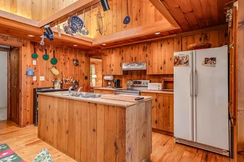 157 Pilothouse Road New London NH 03257