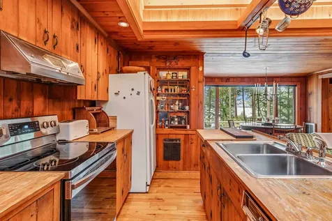 157 Pilothouse Road New London NH 03257