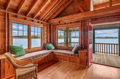 157 Pilothouse Road New London NH 03257