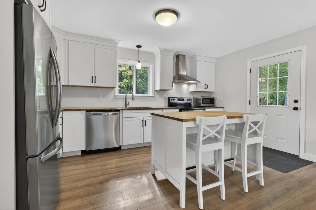 4 Morris Street Peterborough NH 03458