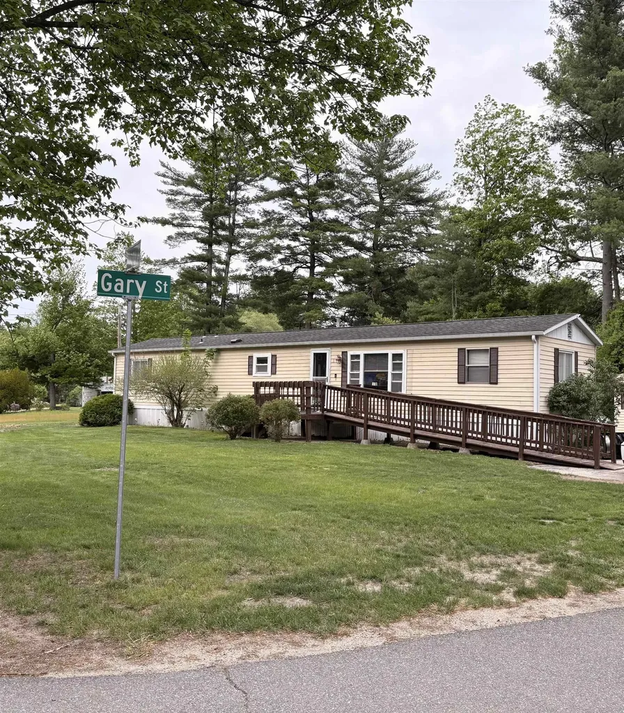 11 Gary Street Nashua NH 03062-3569