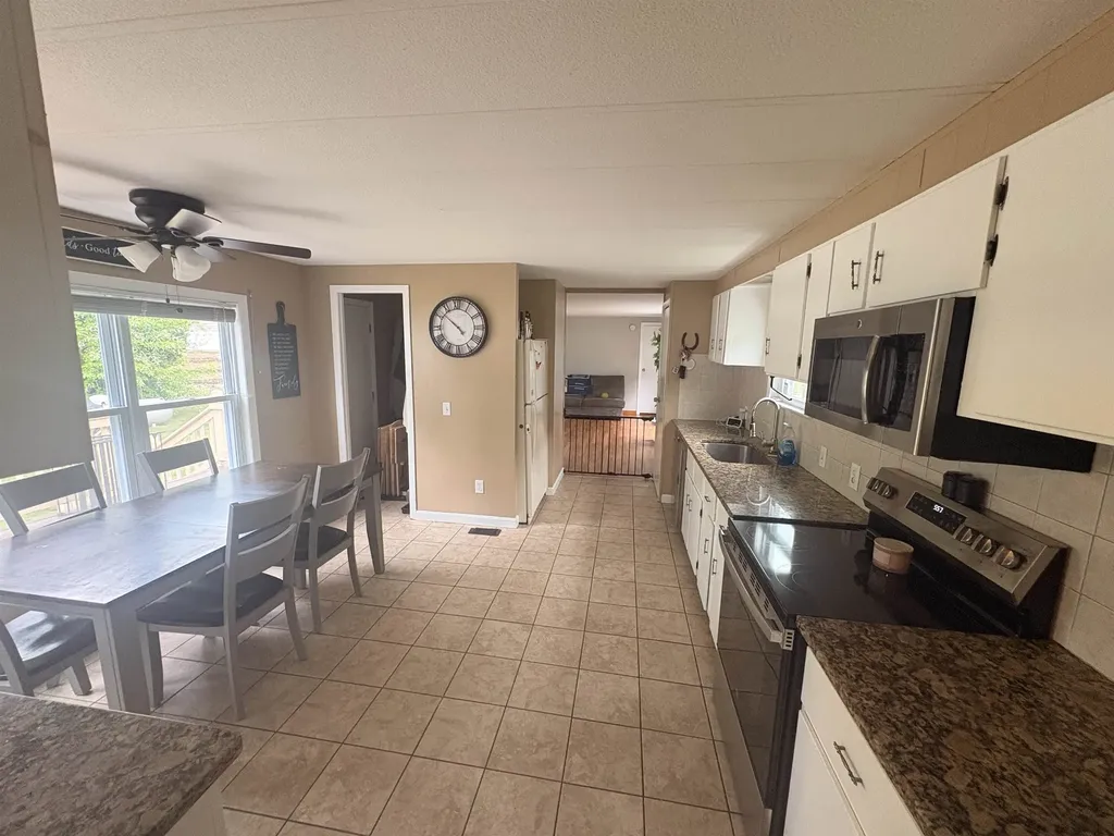 11 Gary Street Nashua NH 03062-3569