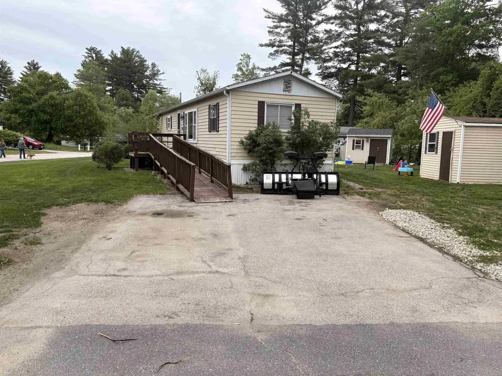 11 Gary Street Nashua NH 03062-3569