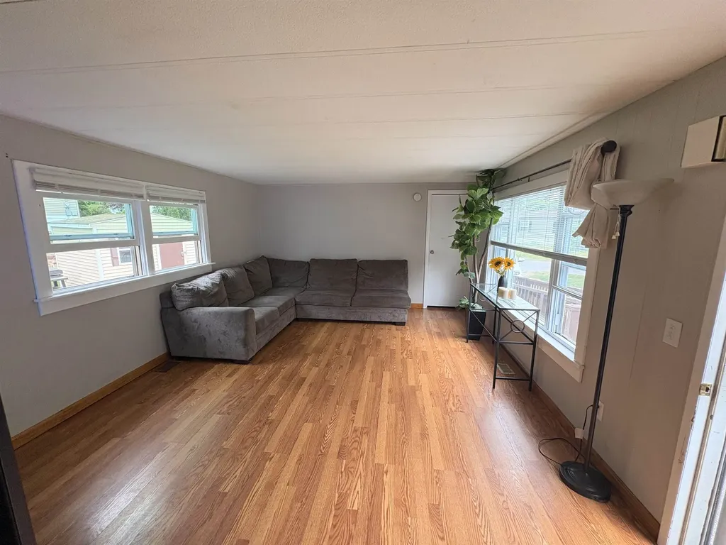 11 Gary Street Nashua NH 03062-3569