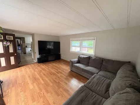 11 Gary Street Nashua NH 03062-3569