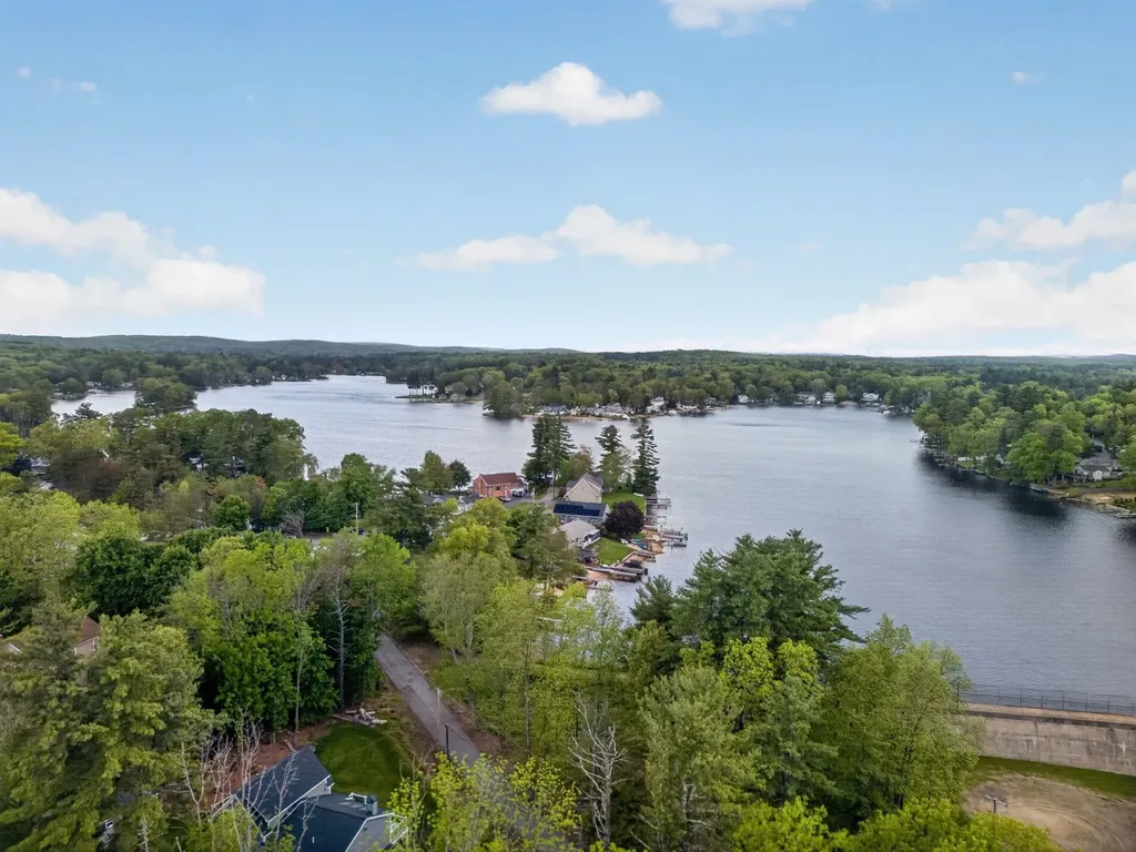 23 Cove Road Salem NH 03079