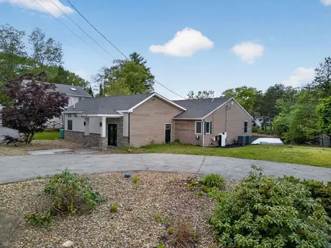 23 Cove Road Salem NH 03079