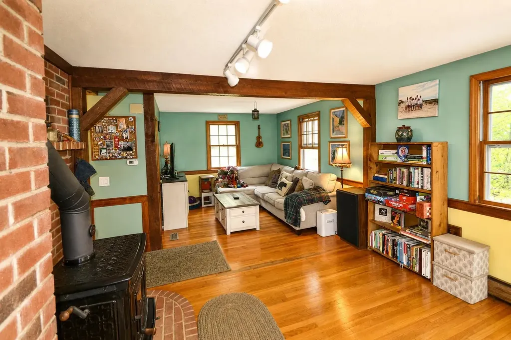 86 Mammoth Road Londonderry NH 03053