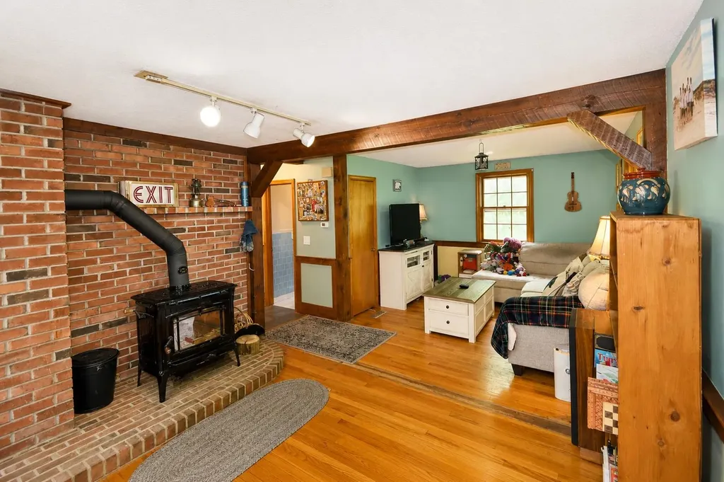 86 Mammoth Road Londonderry NH 03053