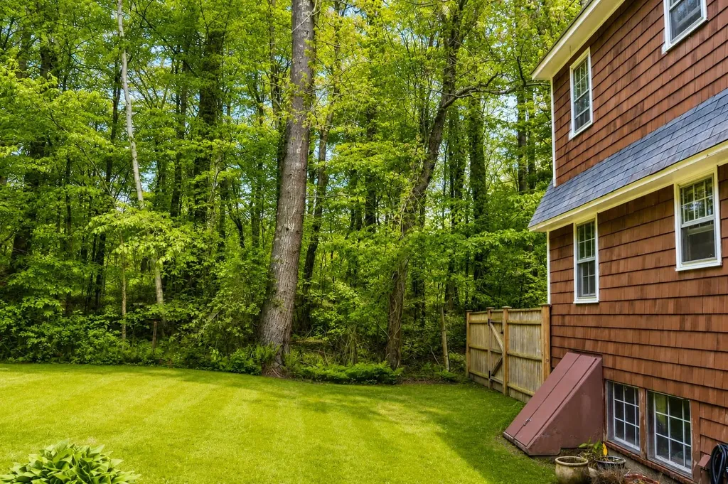 86 Mammoth Road Londonderry NH 03053