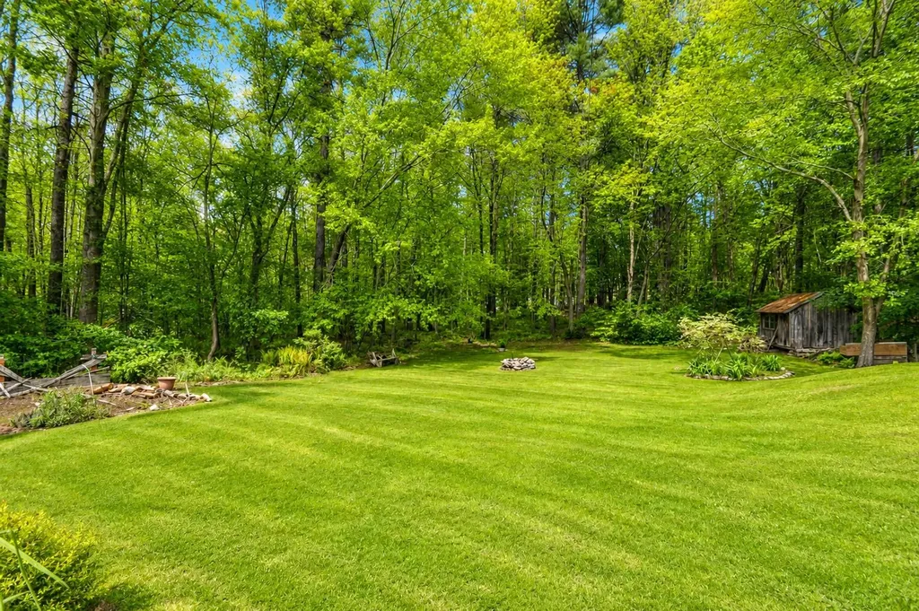 86 Mammoth Road Londonderry NH 03053