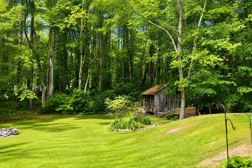 86 Mammoth Road Londonderry NH 03053