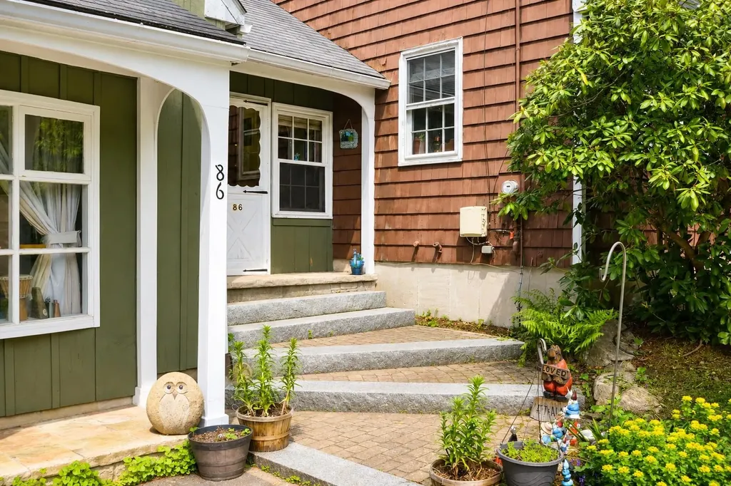 86 Mammoth Road Londonderry NH 03053