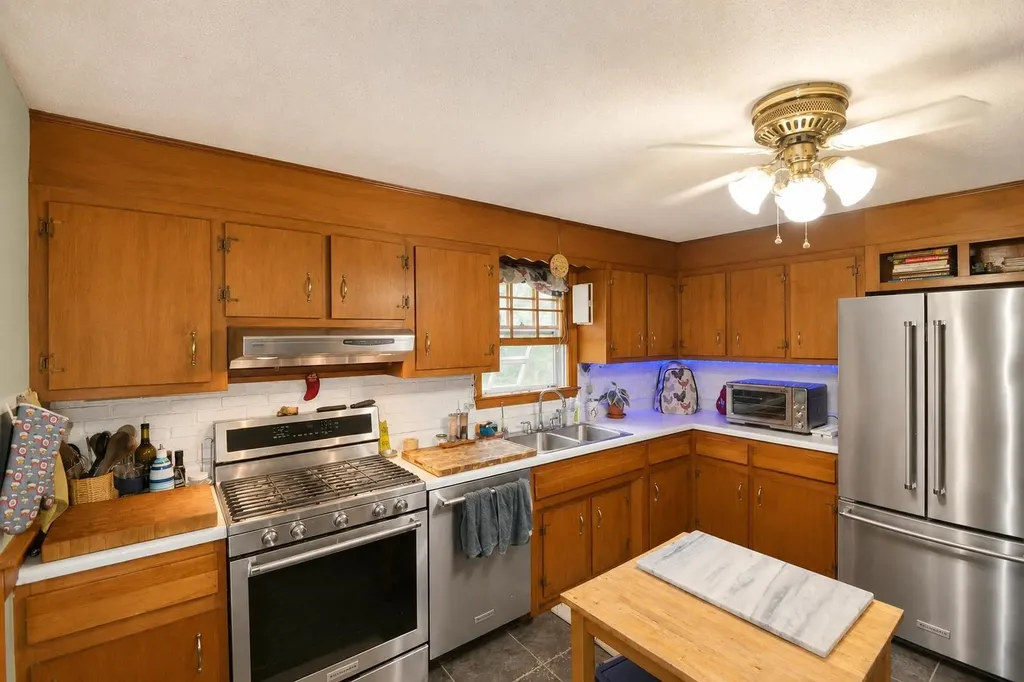 86 Mammoth Road Londonderry NH 03053