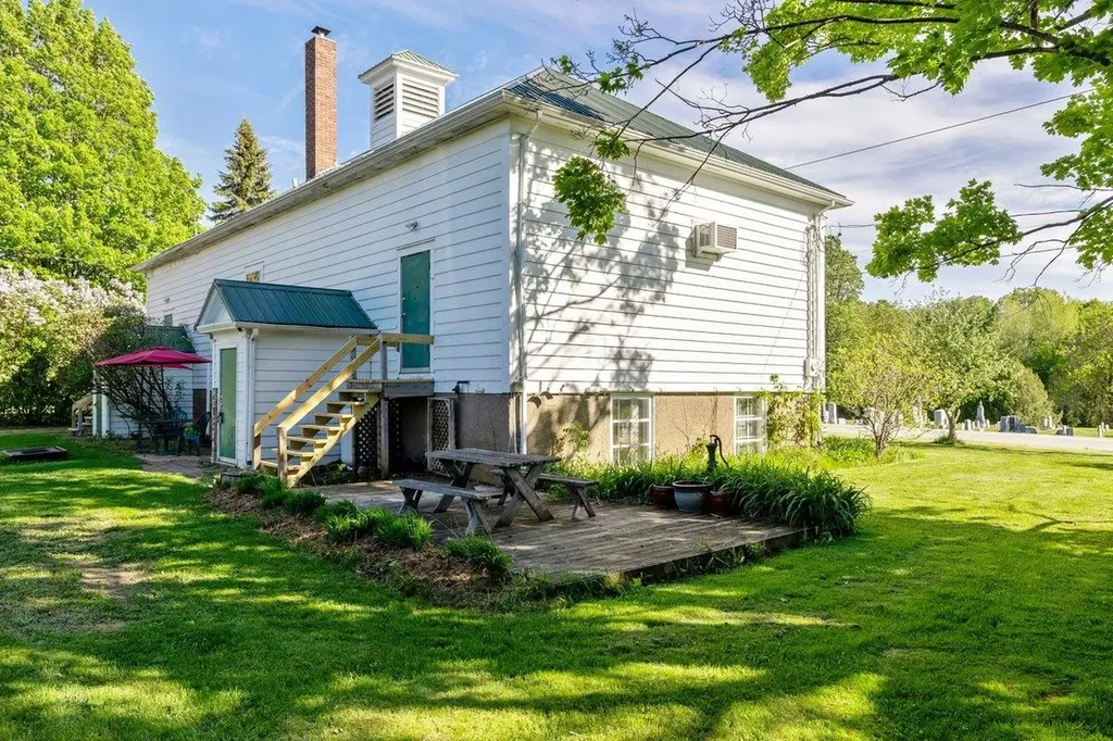 172 School Street Isle La Motte VT 05463