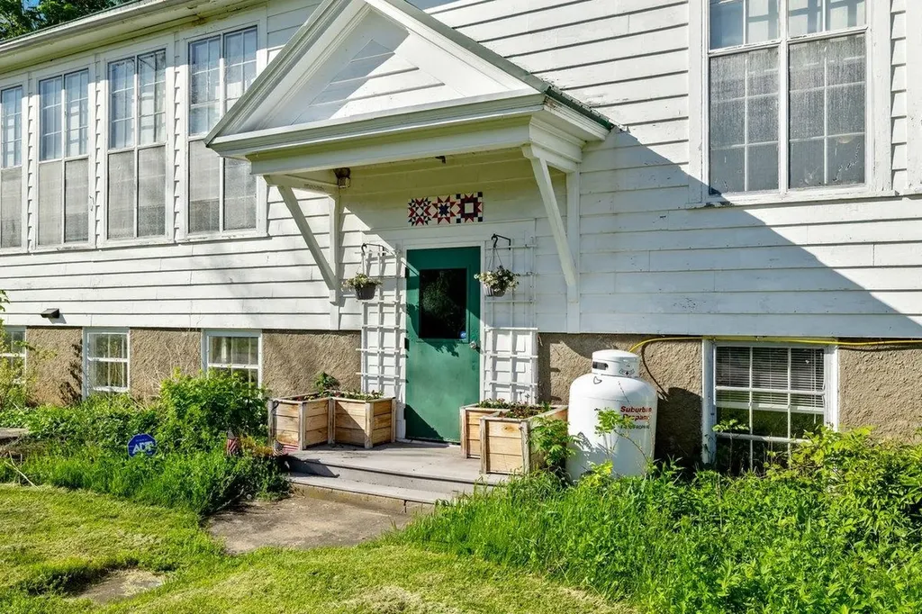 172 School Street Isle La Motte VT 05463