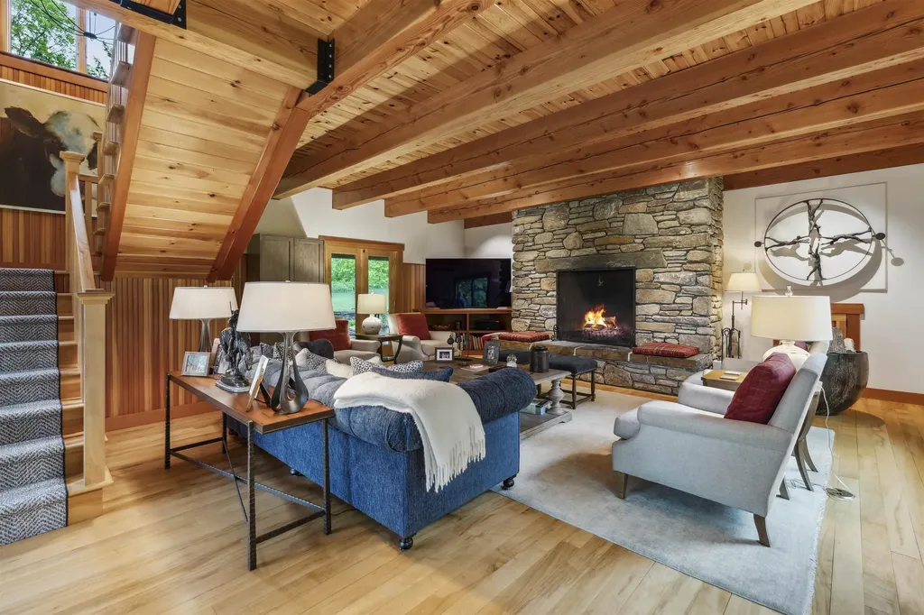 463 North Road Barnard VT 05032