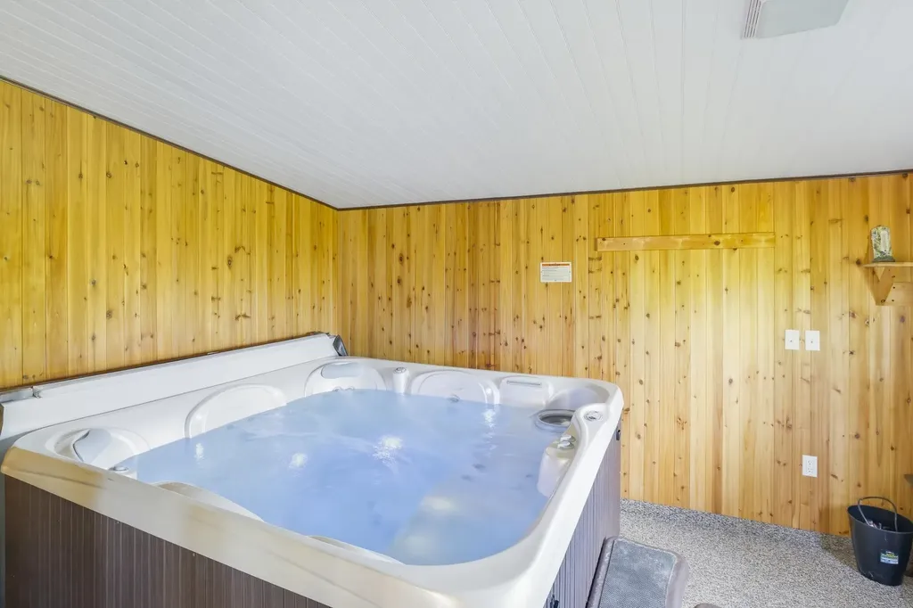 100 Christopher Road Alburgh VT 05440