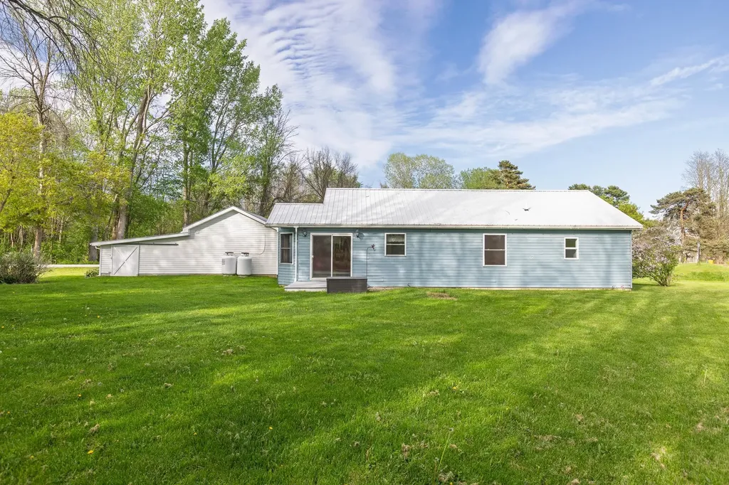 100 Christopher Road Alburgh VT 05440