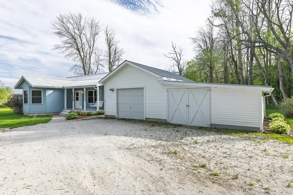 100 Christopher Road Alburgh VT 05440