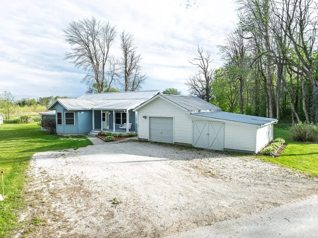 100 Christopher Road Alburgh VT 05440