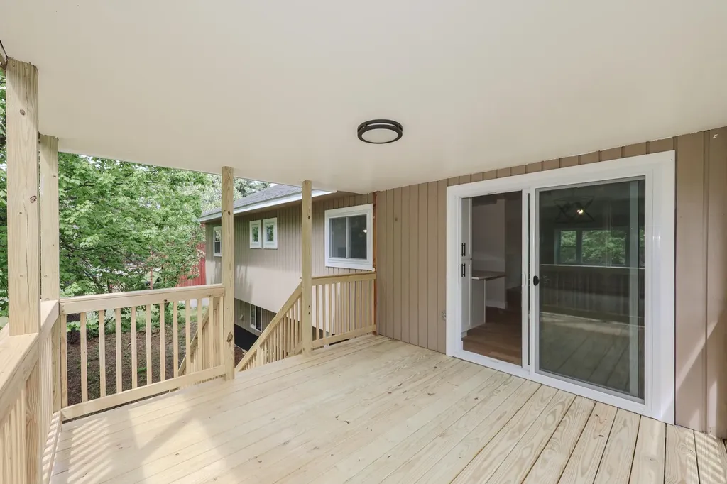 10 Eldorado Circle Nashua NH 03062