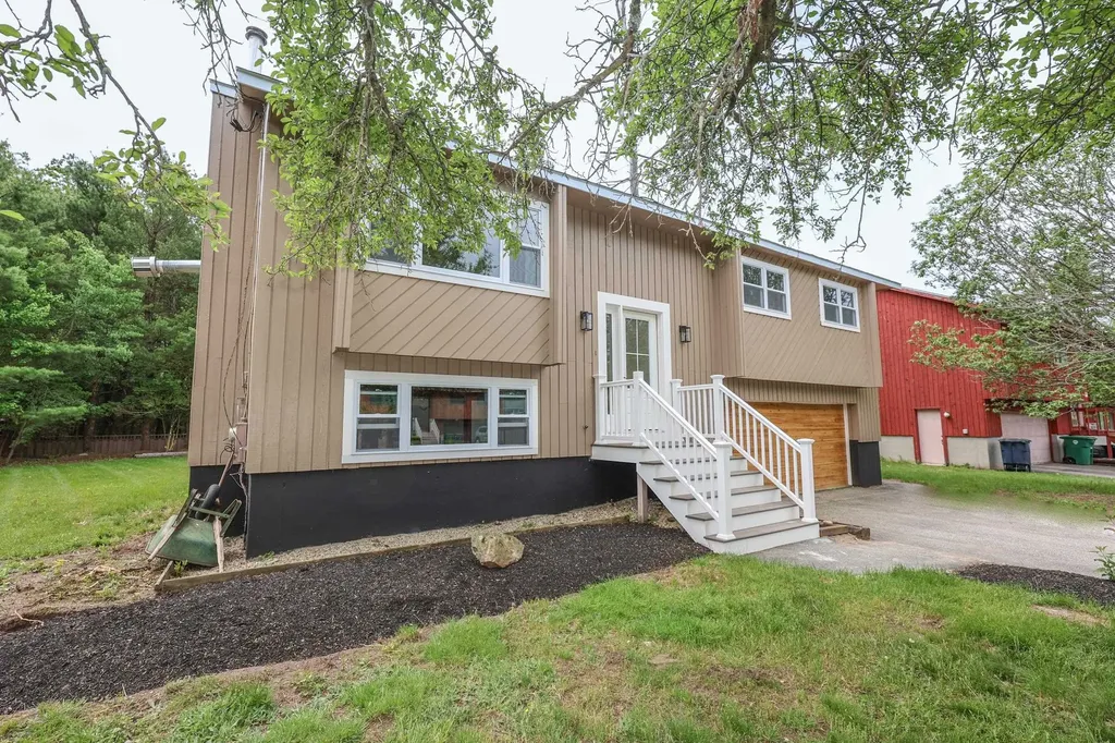 10 Eldorado Circle Nashua NH 03062