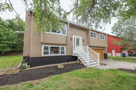 10 Eldorado Circle Nashua NH 03062